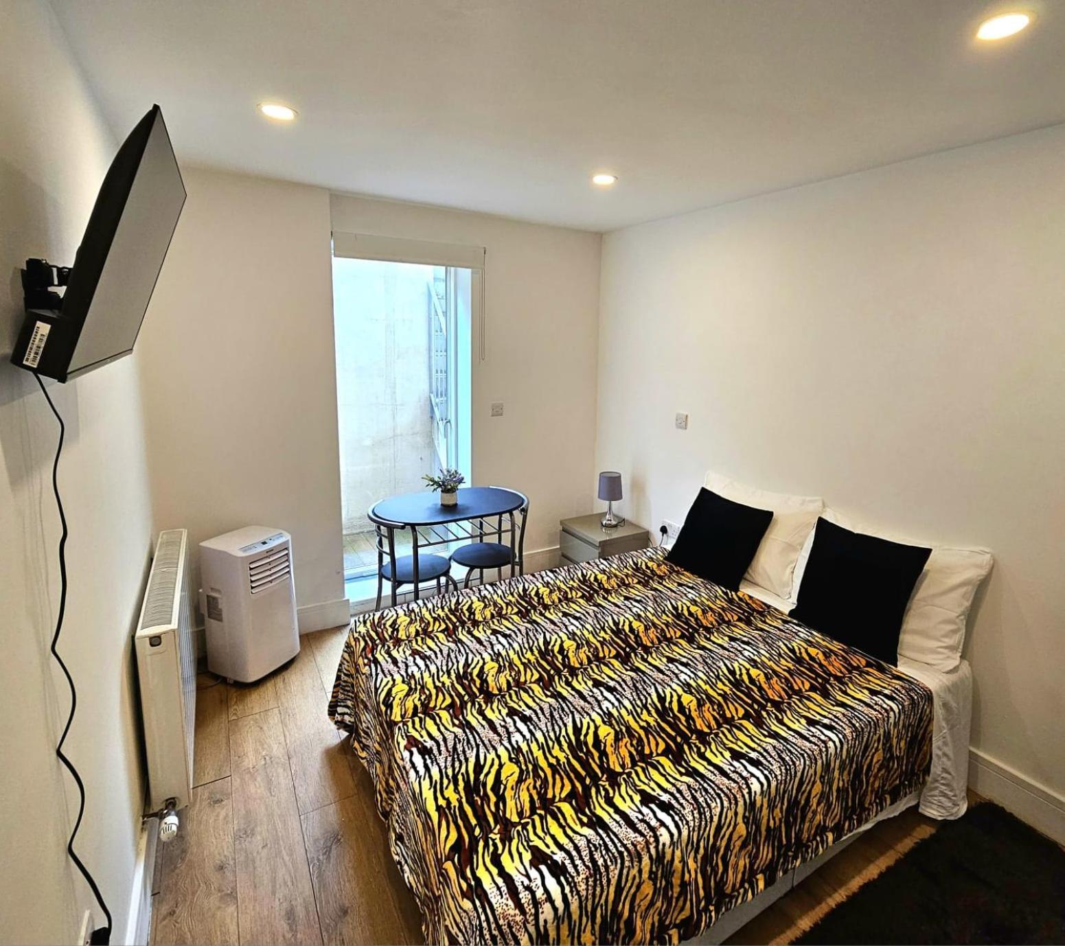 Oliver Double Room Лондон Экстерьер фото
