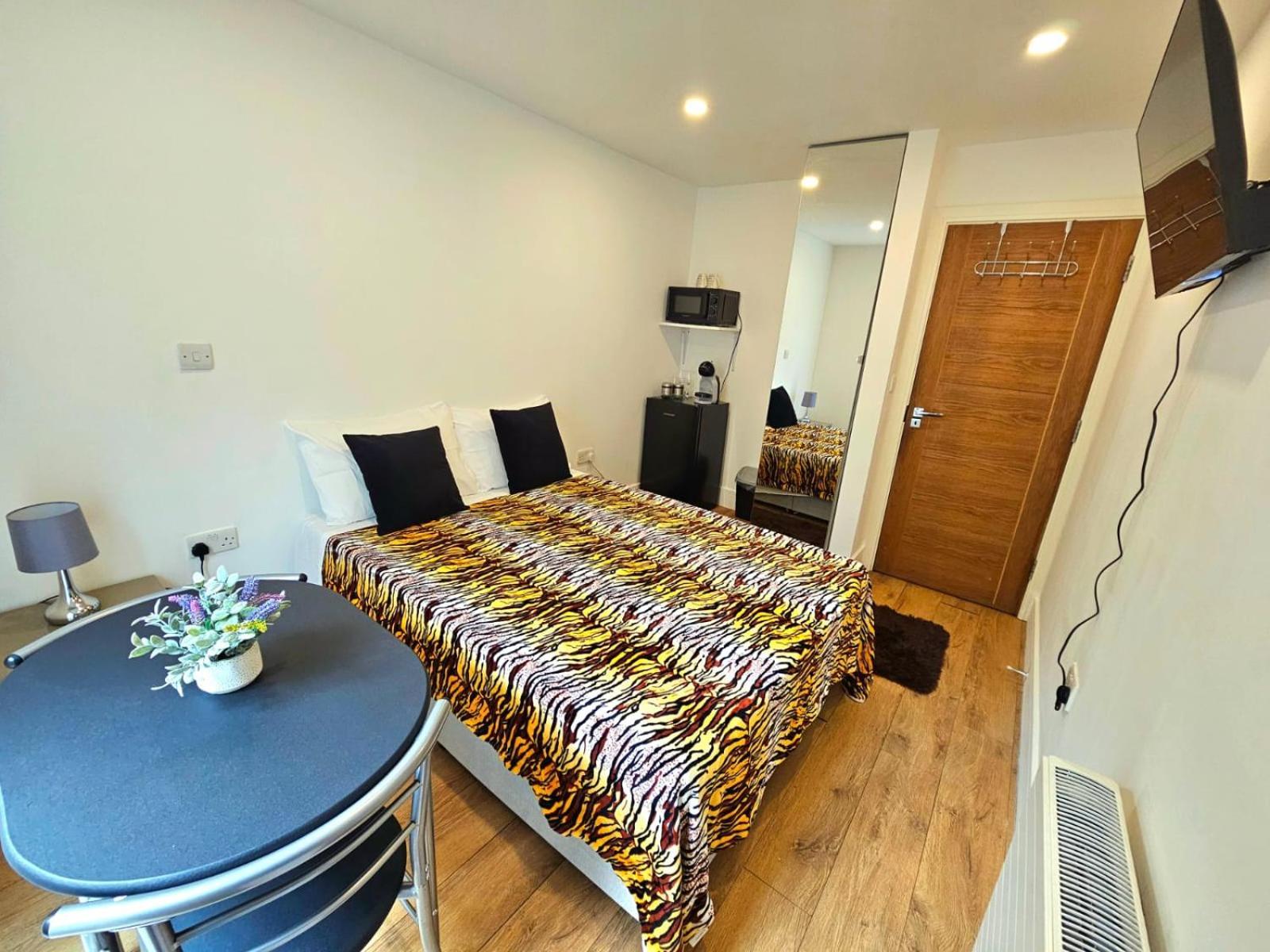 Oliver Double Room Лондон Экстерьер фото
